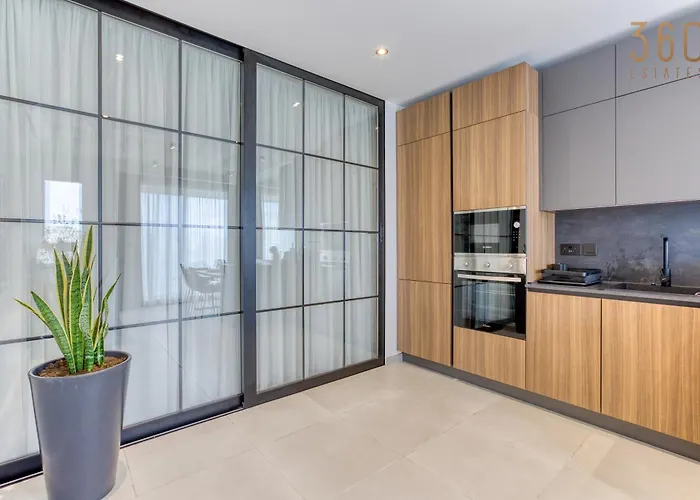 Feriehus The Ultimate Luxury Triplex In Spinola Bay By 360 Estates Saint Julian's