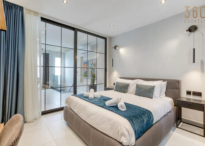 The Ultimate Luxury Triplex In Spinola Bay By 360 Estates 別荘 *