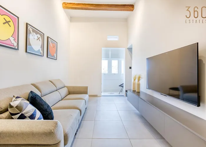 Feriehus The Ultimate Luxury Triplex In Spinola Bay By 360 Estates