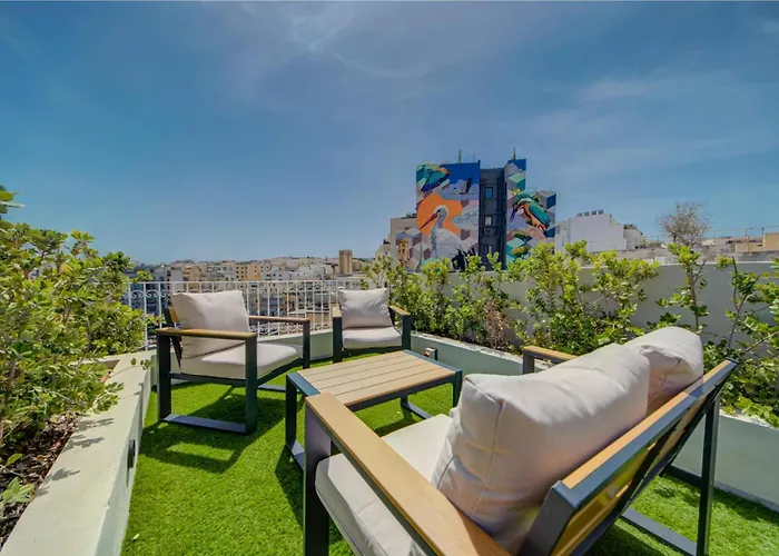 The Ultimate Luxury Triplex In Spinola Bay By 360 Estates 別荘